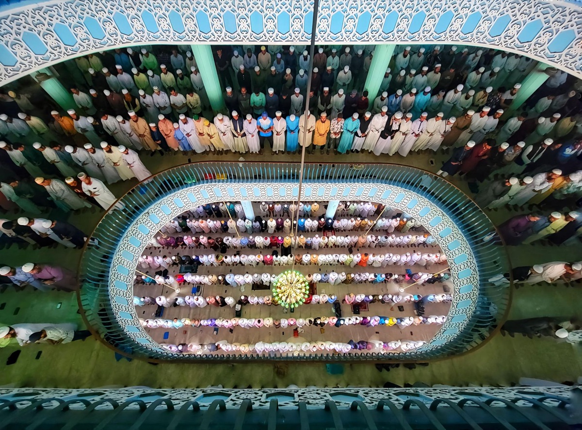 Maldivian prayer hall with traditional architecture