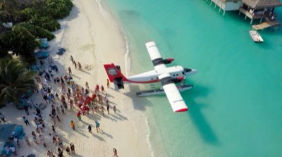 Votre île lointaine ? L'hydravion pour une arrivée spectaculaire