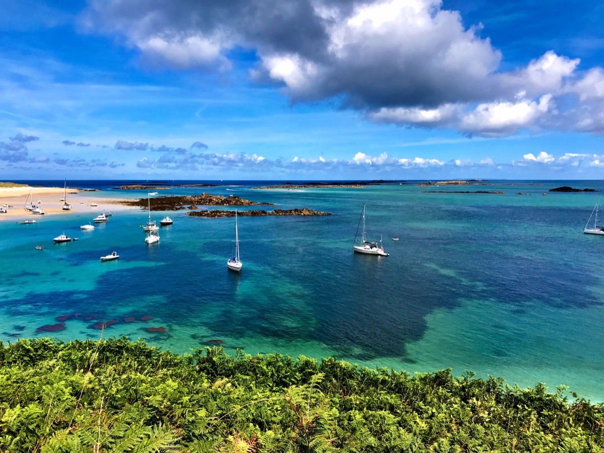 barco e ilha
