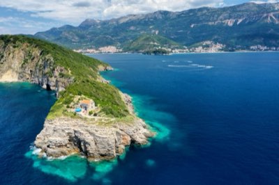 Vista ou serviço? Decifre o custo-benefício da sua villa aquática