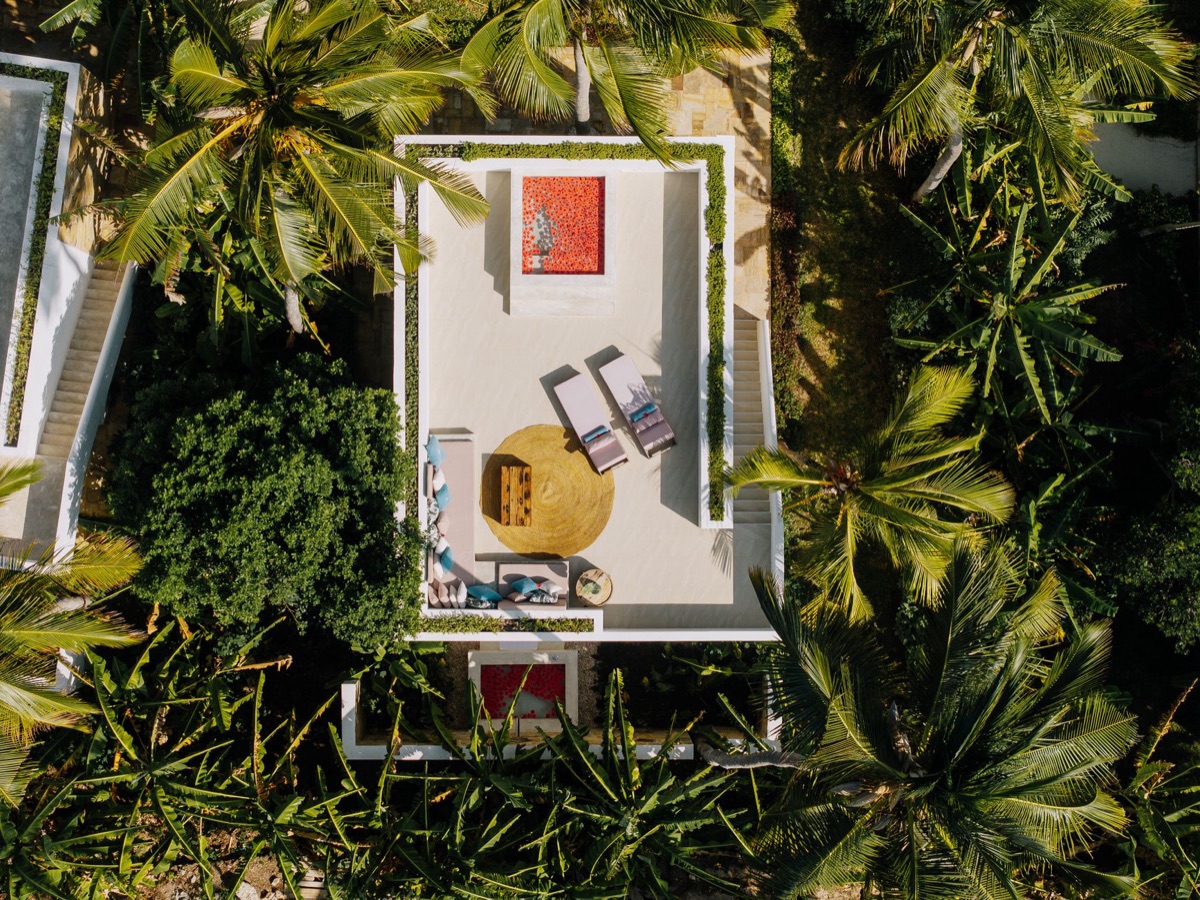 Eilandhut met privaat zandstrand