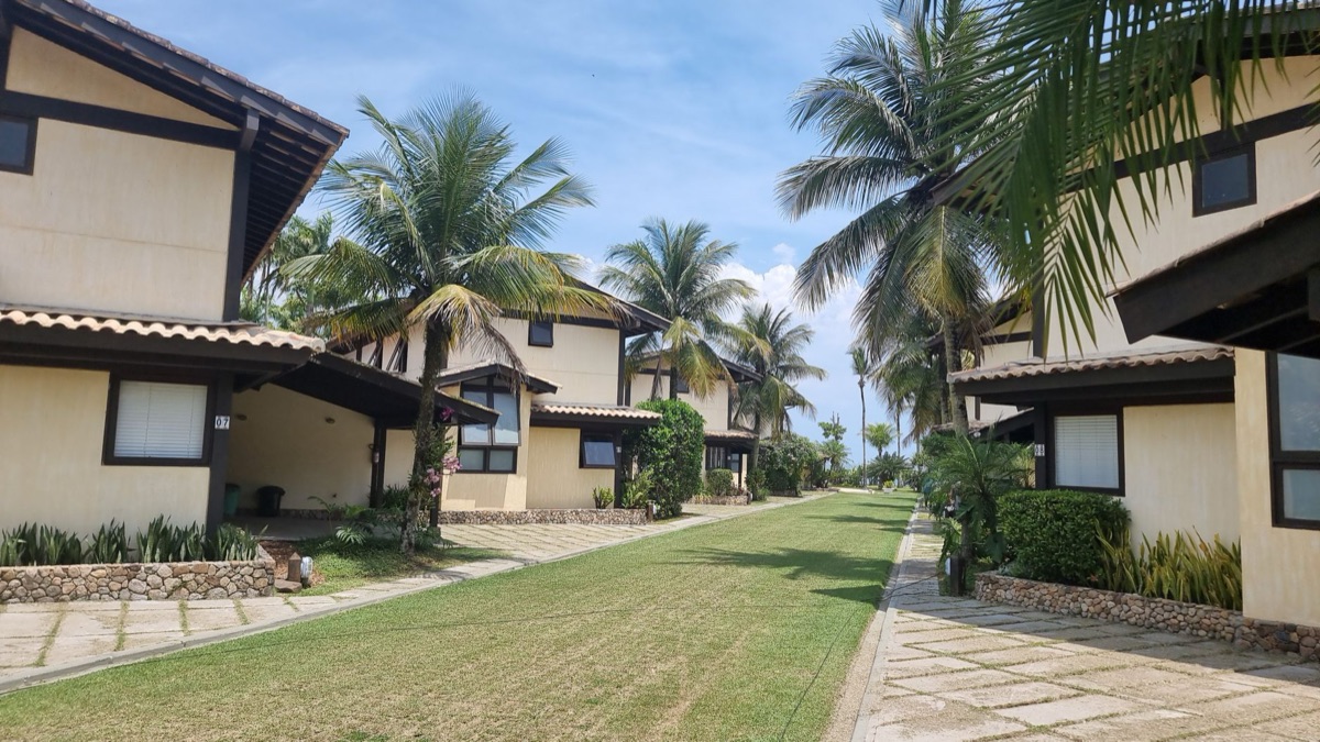 Luxury villa compared to other resorts