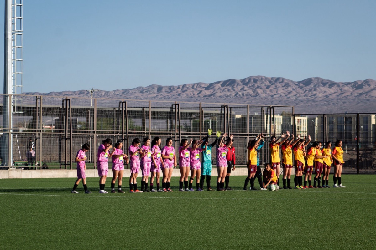 equipe de futebol feminino no uniforme