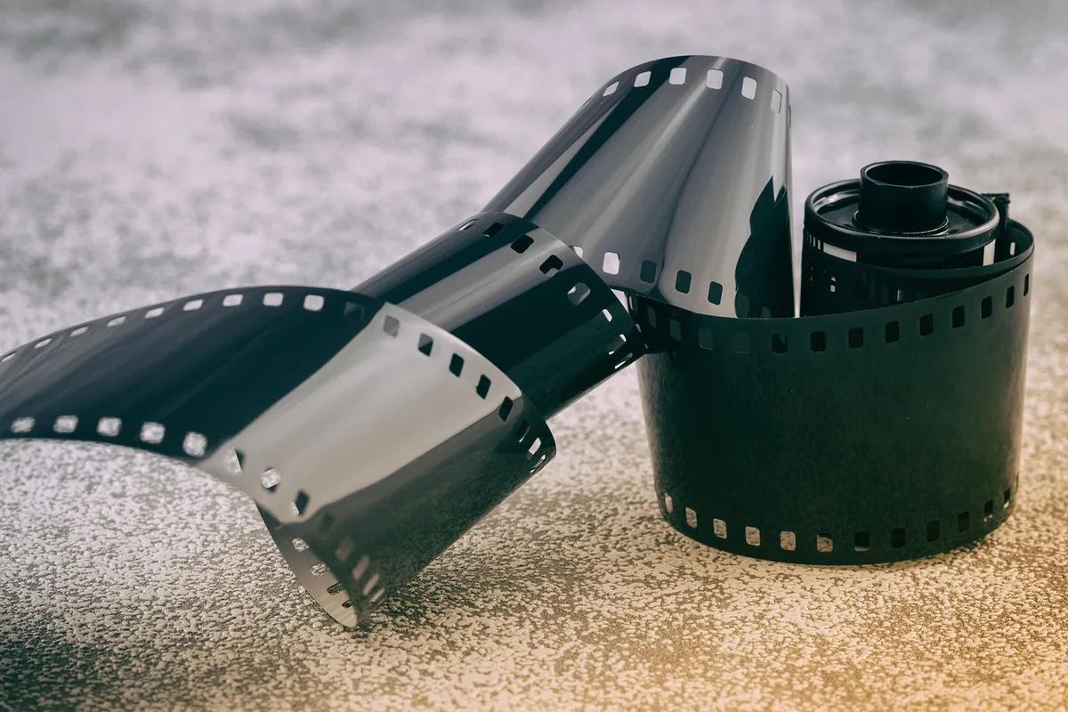 film roll, analog, old, photo, movie, small picture, taking photos, photography, retro, nostalgia, vintage, develop, technology, historical, classic, kleinbild